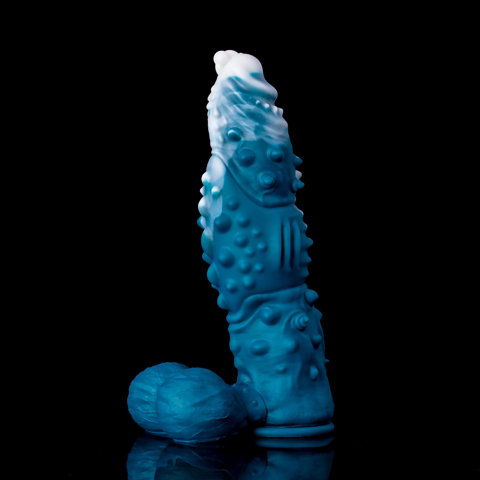 Oieffur Koopa Silicone Monster Dildo with suction cup, shown in various sizes, flexible and detailed fantasy dildo. Hauptbild