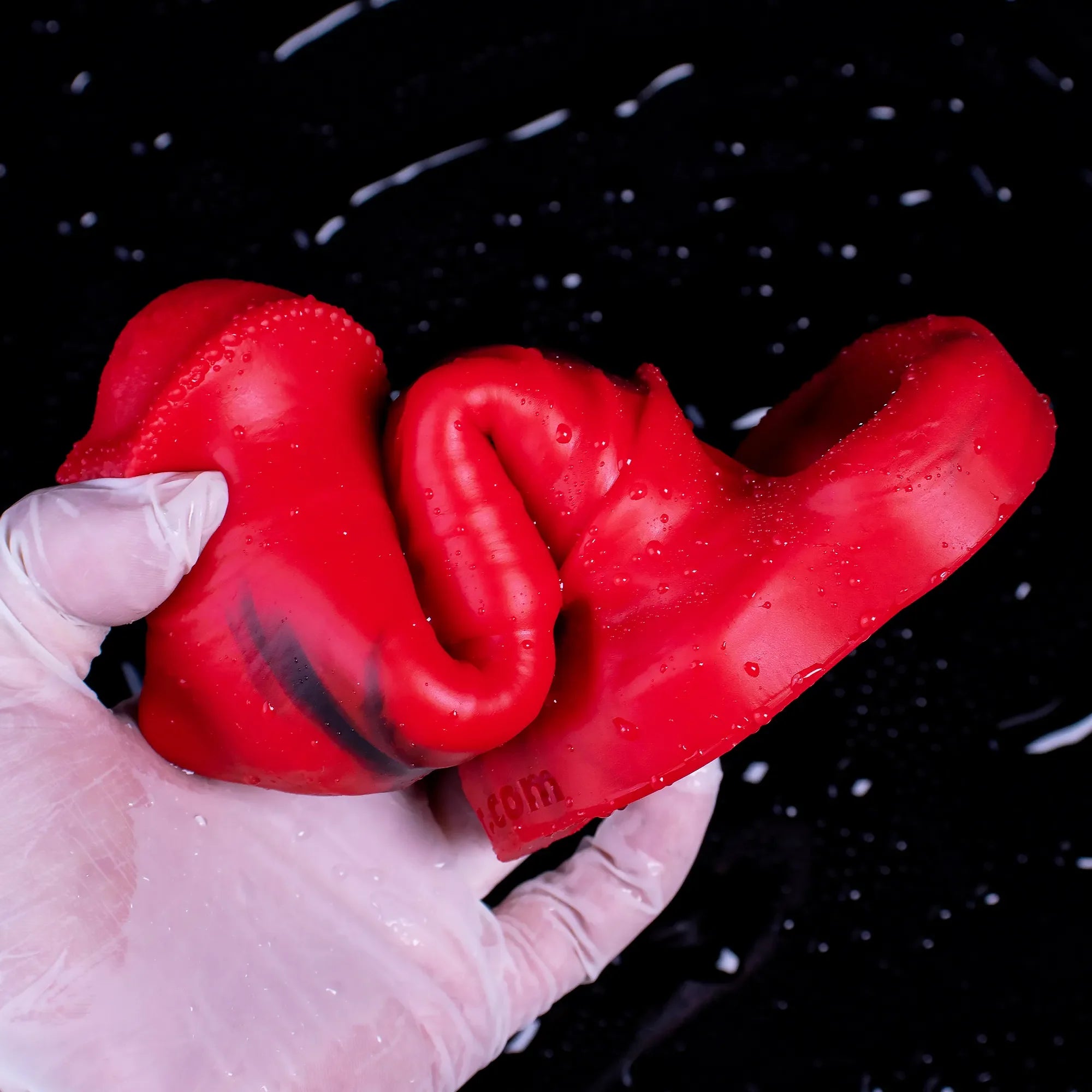 Oieffur Horse Sheath red and black penis sleeve, red penis extender sheath showing girth and length extension for enhanced male pleasure.