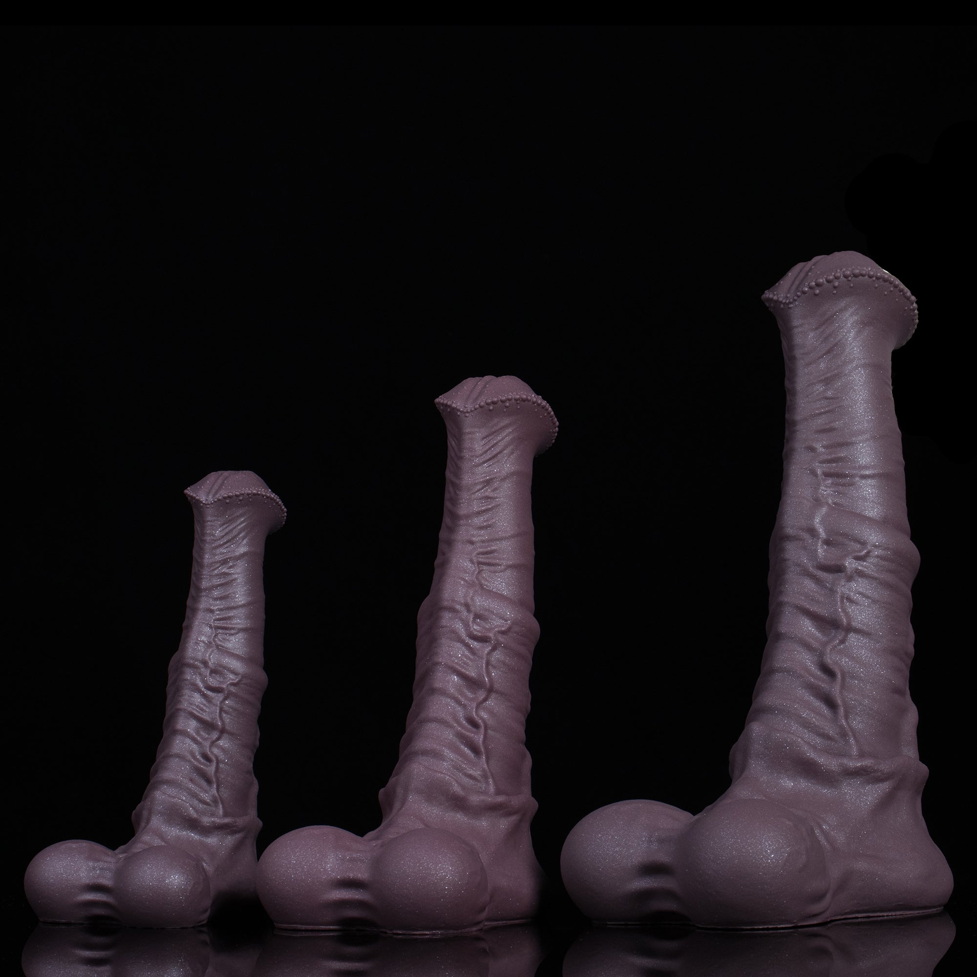 Realistic Centaur horse dildo made of safe platinum silicone with detailed textured surface, designed for fantasy pleasure. Hauptbild